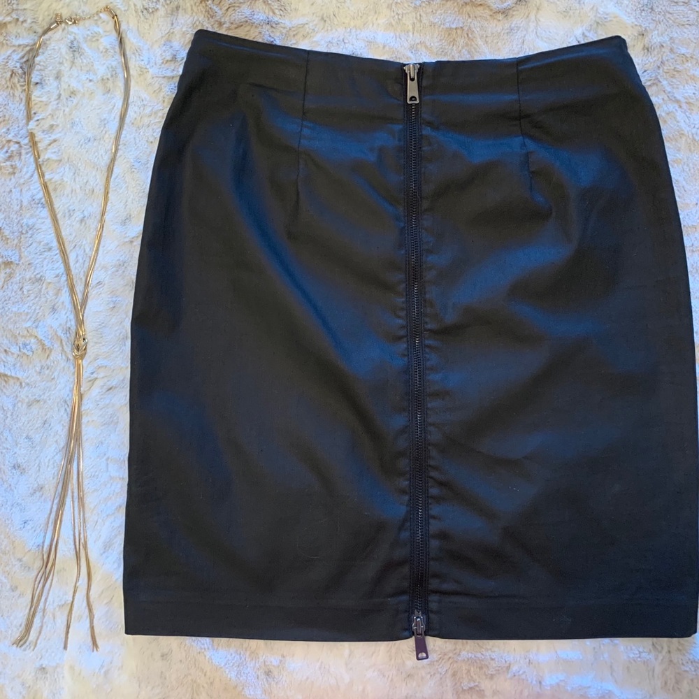 🔥 Zip Back Pencil Skirt 🔥